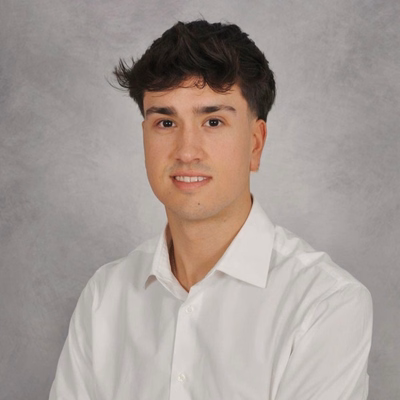 Álvaro Alba, alumno de Evolve en ING